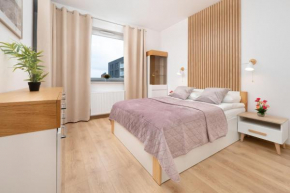Modern Apartment with Parking & Near Manufaktura in Łódź by Noclegi Renters